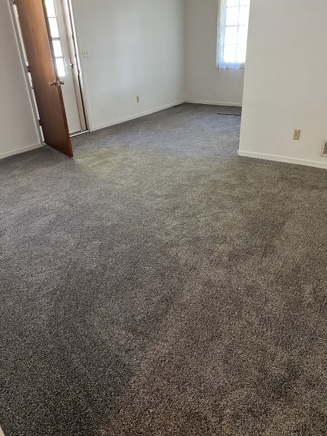 Building Photo - 518 Carson St