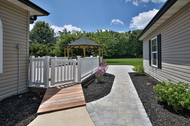 Building Photo - 3 Bedroom, 2 Bath House in Edwardsville