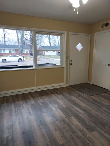 Living Room - 5500 Ripple Ln