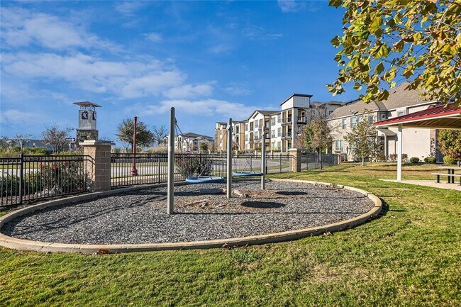 Building Photo - 2311 Dillon Pond Ln
