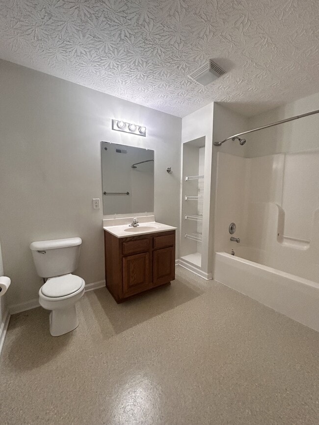 Building Photo - 23 Rosewood Ct