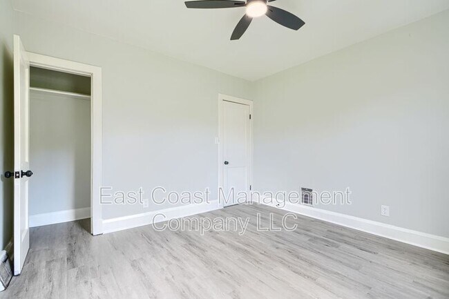Building Photo - 501 Middle River Rd