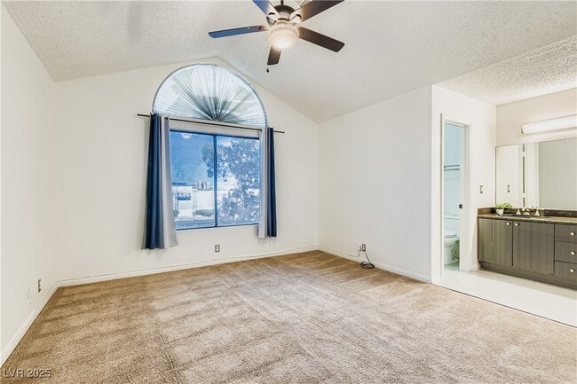 Building Photo - 3217 Symphony Dr