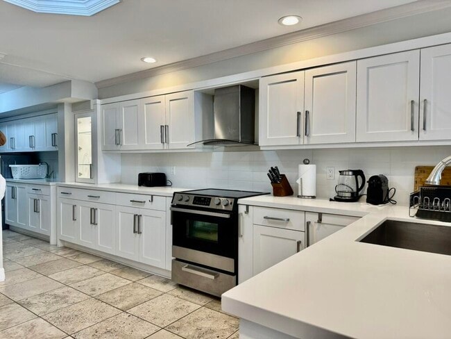 Building Photo - 10577 Santa Laguna Dr
