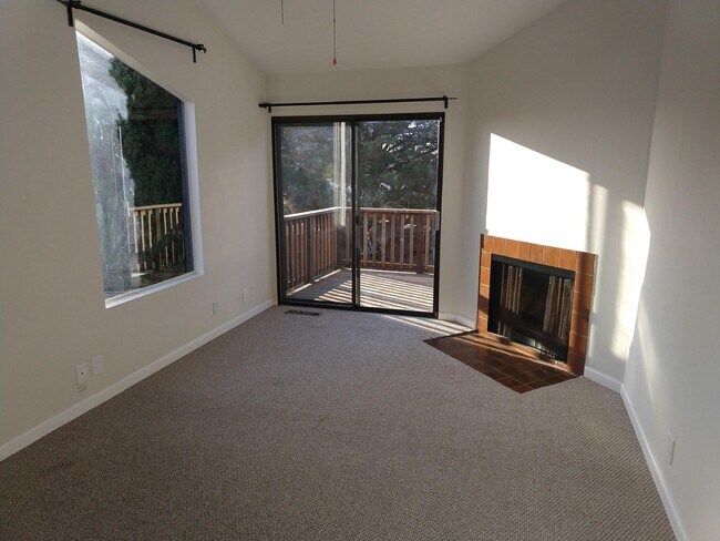 Building Photo - 9980 Golf Links Rd