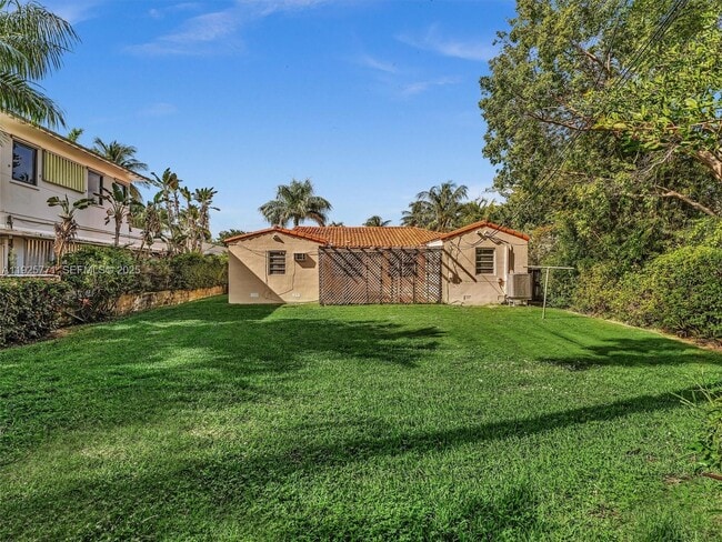 Building Photo - 2443 Meridian Ave