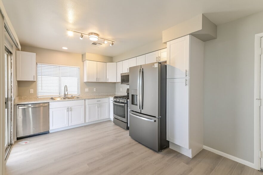 Building Photo - 364 Toyabe St