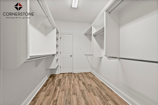 Building Photo - 3 Bedroom House in University Villas| Community Pool |Gated Community