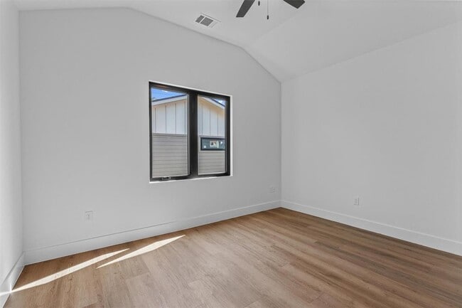 Building Photo - 1402 Beckett St