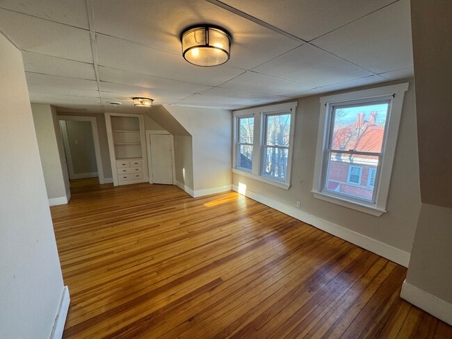 Building Photo - 19 Whitman Ave