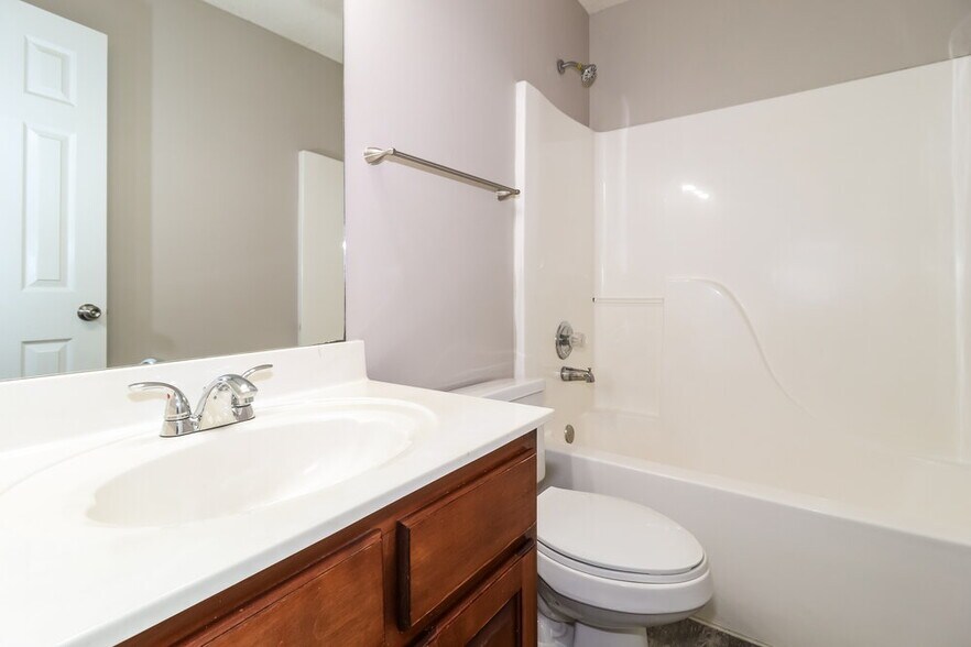 Building Photo - 6179 Sandbourne E