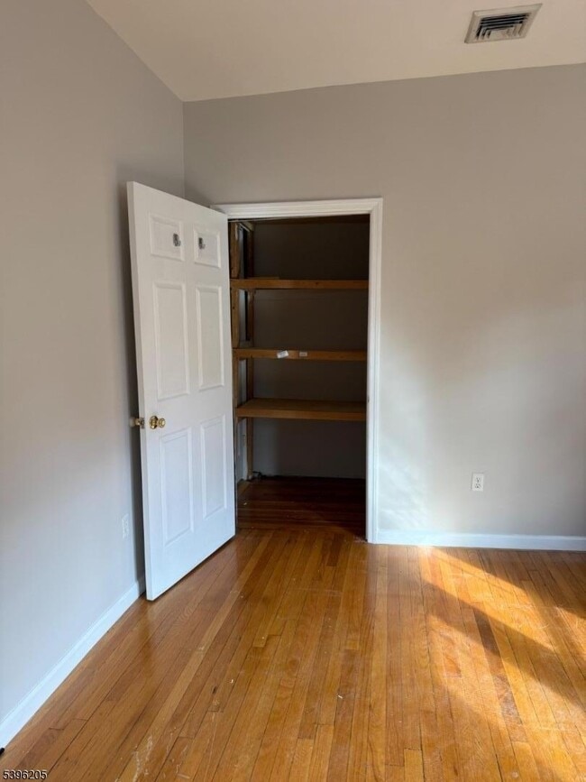 Building Photo - 507 Bloomfield Ave