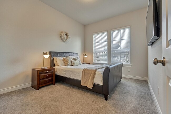 Building Photo - 15230 Tree Swallow Ct