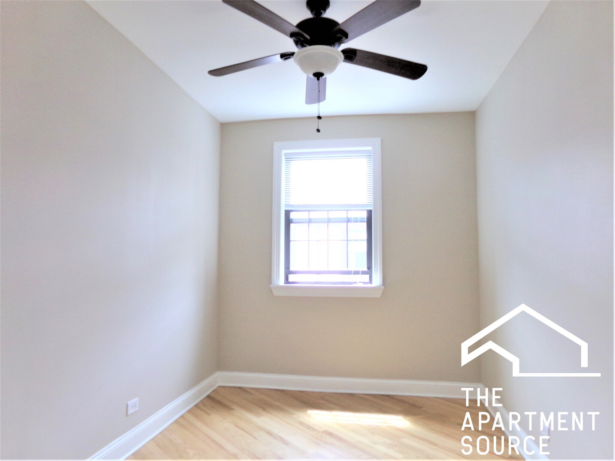 Building Photo - 897 Green Bay Rd