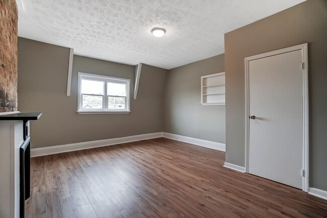 Building Photo - 904 Walnut St