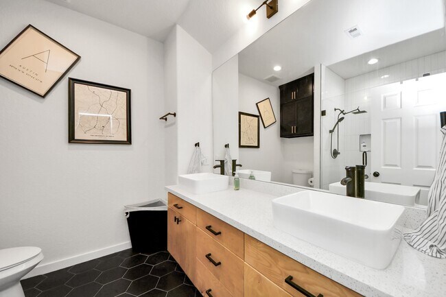 Building Photo - 111 Jenkins St