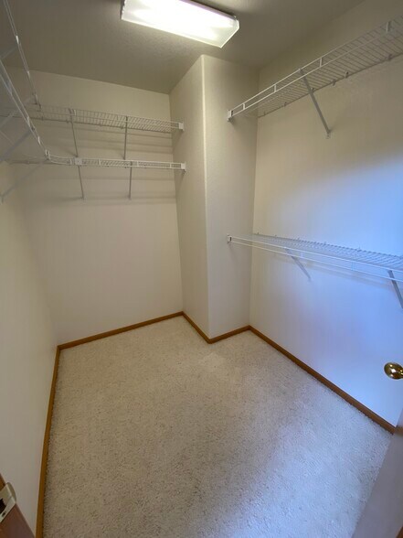 Building Photo - 4794 S Cathay Ct