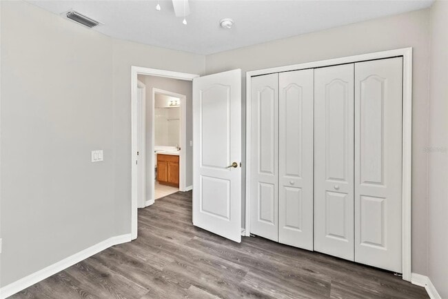 Building Photo - 11111 Lakeside Vista Dr