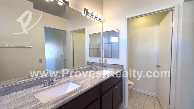 Building Photo - 16400 Nuevo Rd