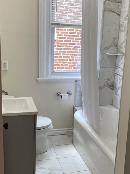 Building Photo - 469 Montclair Ave