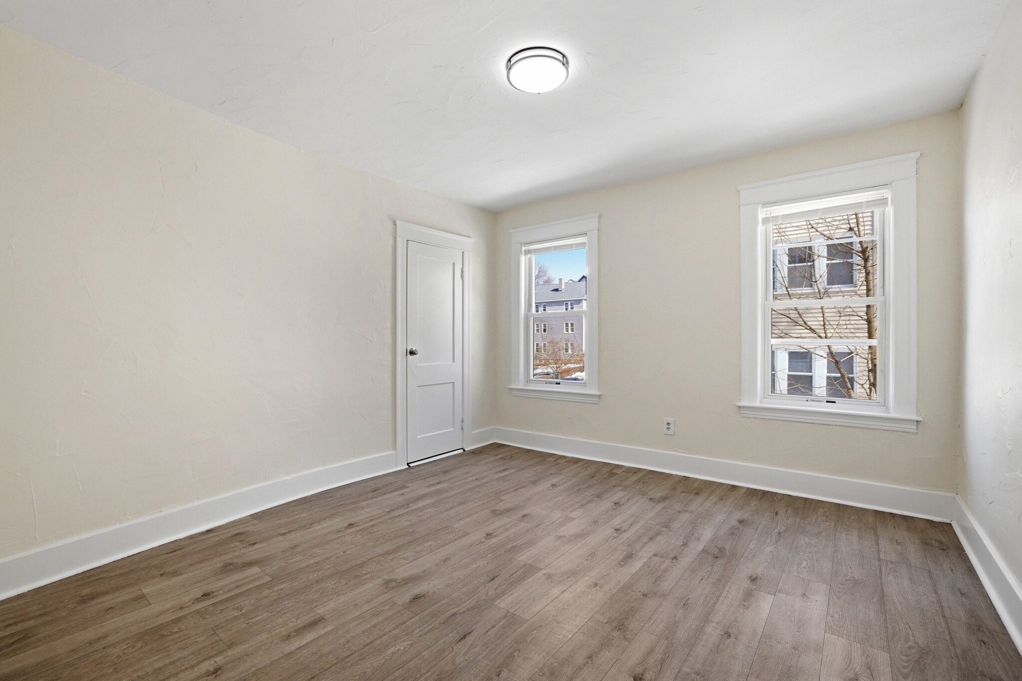 Building Photo - 12 Hillside St