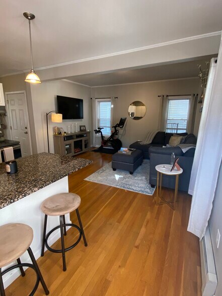 Building Photo - 188 Gold St