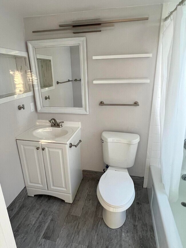 Building Photo - 162 Camden G