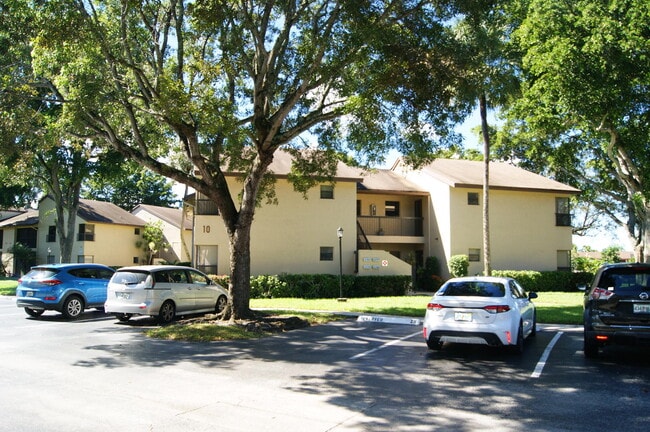 Building Photo - 3781 Cocoplum Cir