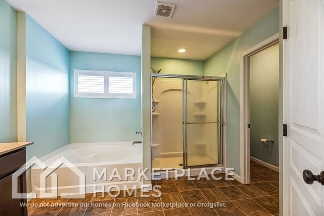 Building Photo - 2807 Bentwood Dr