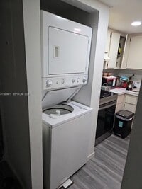 Building Photo - 10090 NW 80th Ct