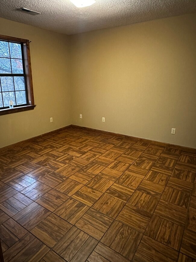 Building Photo - Old Memphis Pike