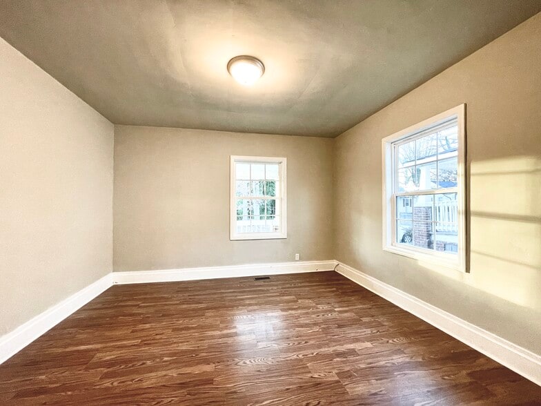 Building Photo - 917 Reid St