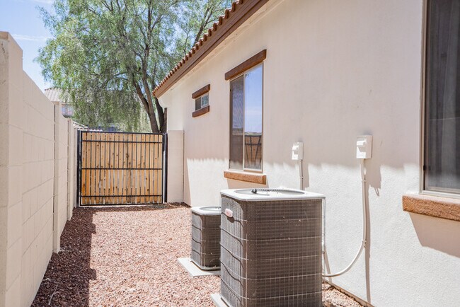 Building Photo - 17564 W Verdin Rd