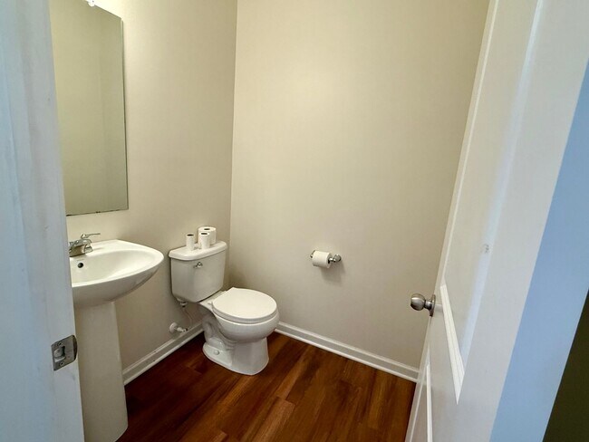 Building Photo - Spacious 4BR 2B w/ Large Backyard • Full Appliance Kitchen • 2-Car Garage in Pataskala