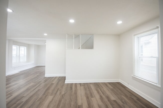 Building Photo - 1937 Washington Ave