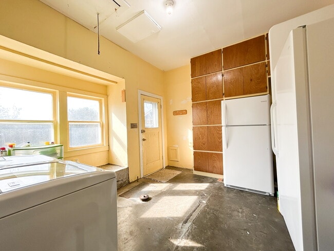 Building Photo - 809 S Willow St