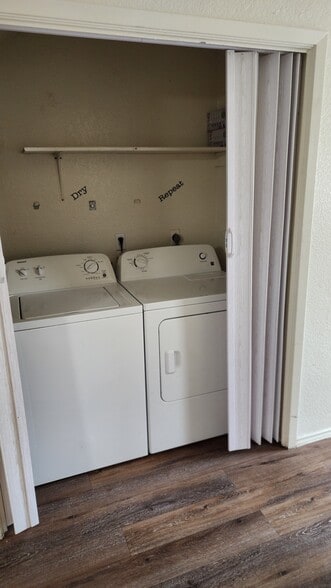 Building Photo - 1106 Shanarae Cir