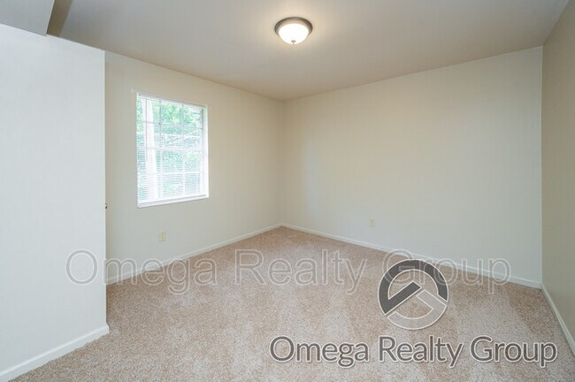 Building Photo - 2020 High School Rd