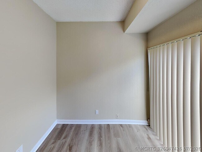 Building Photo - 8041 Buttonwood Cir