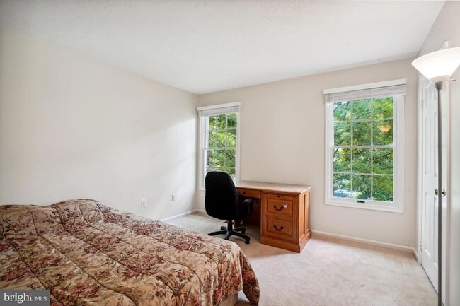 Building Photo - 9708 Locust Hill Dr