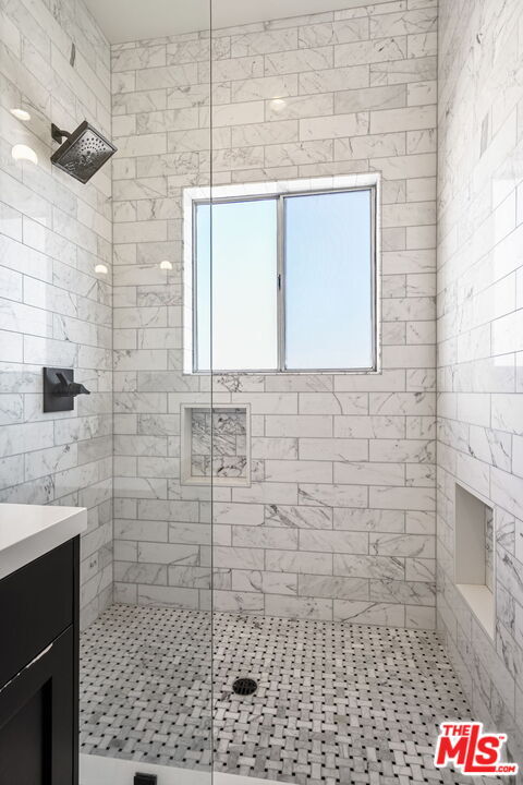 Building Photo - 1142 S Clark Dr