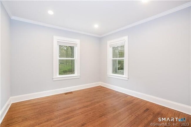 Building Photo - 456 White Oak Shade Rd