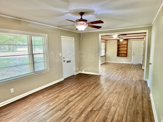 Building Photo - 804 Hillman St
