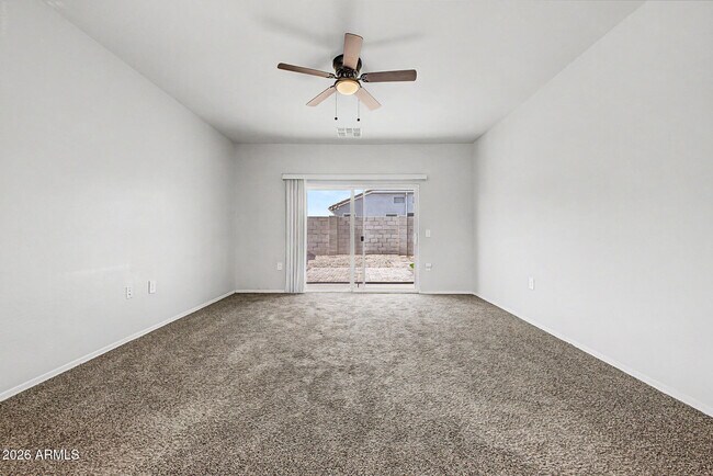 Building Photo - 1302 W Raymond Ave