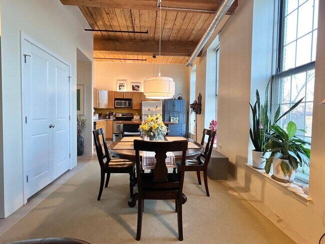 Building Photo - 35 Riverwalk Way