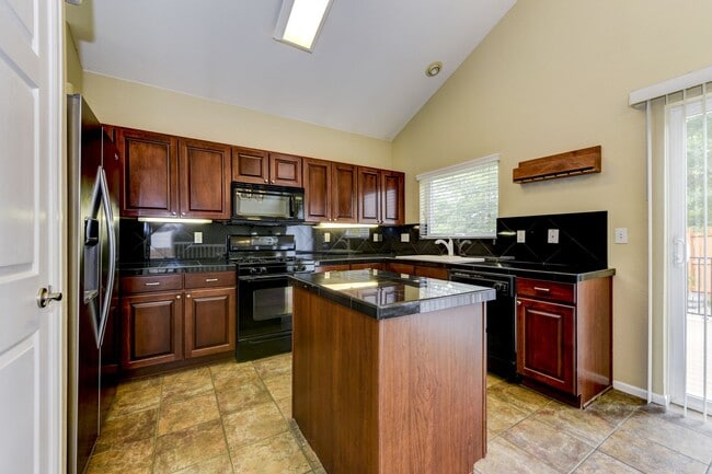Building Photo - Beautifully Updated 3-Bed Home in Arapahoe...