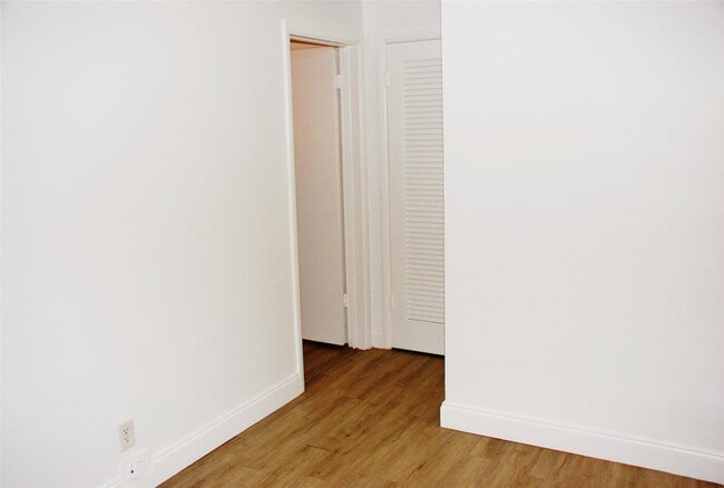 Building Photo - 4770 NW 10th Ct