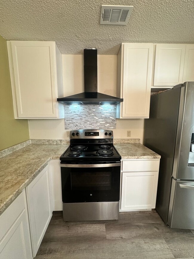 Building Photo - Home in Heatherwoods S/D