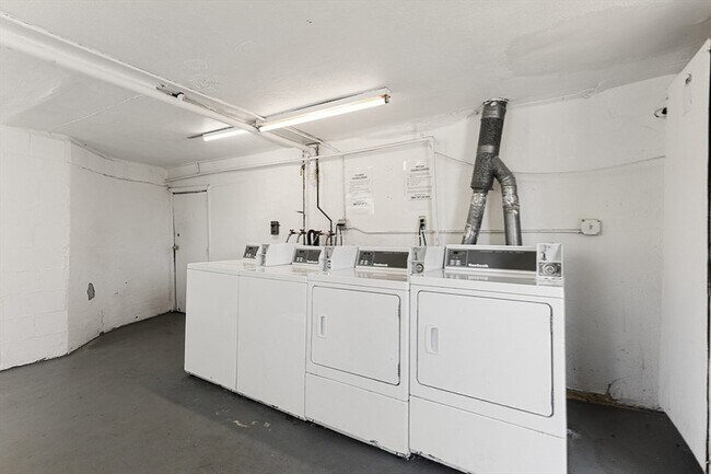 Building Photo - 23 Westgate Rd