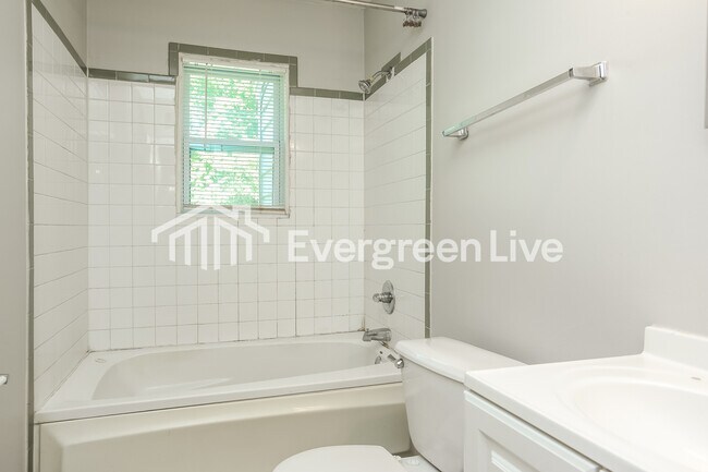 Building Photo - 4983 Appleville St